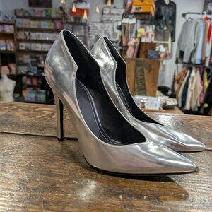 Size 9 Kendall + Kylie Chrome/Silver Pumps